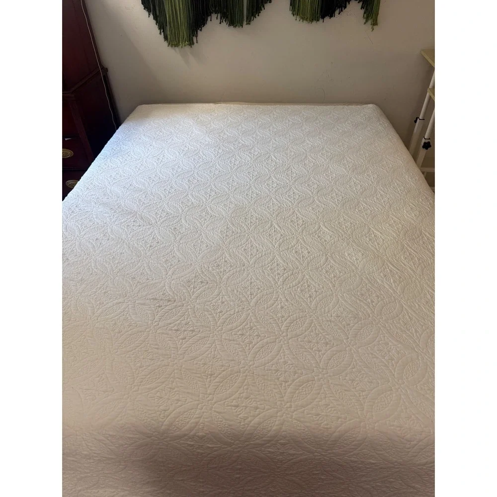 Vintage Quilted Bedspread Queen Size Cottagecore Coverlet